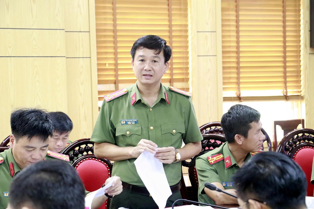 Các đại biểu thảo luận