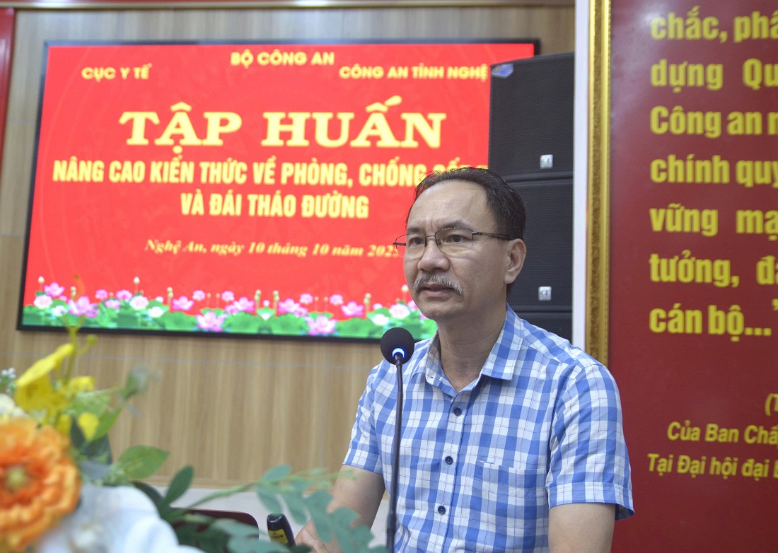 Bác sỹ chuyên khoa II, Nguyễn Thanh Hải – Trưởng Khoa Nội tổng hợp Bệnh viện Nội tiết Nghệ An truyền đạt những kiến thức về bệnh đái tháo đường