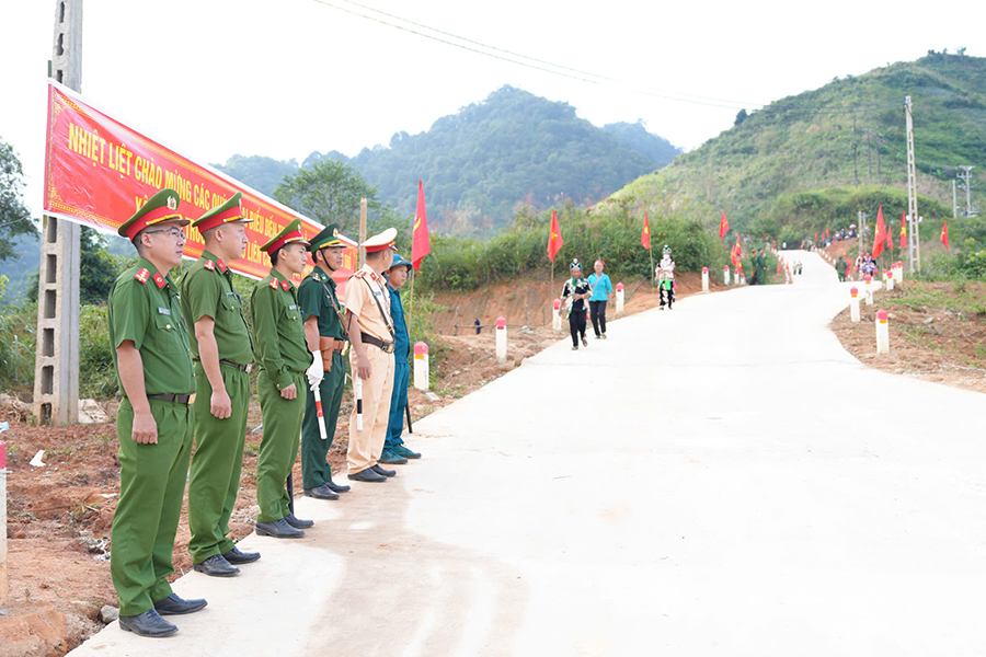 Công an Nghệ An triển khai các lực lượng bảo đảm an ninh an toàn Đoàn công tác của Tổng Bí thư Tô Lâm và các đại biểu tại xã Na Ngoi