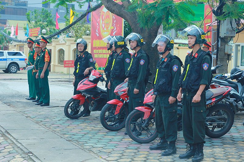 Lực lượng Cảnh sát cơ động tuần tra, phối hợp với các lực lượng đảm bảo ANTT