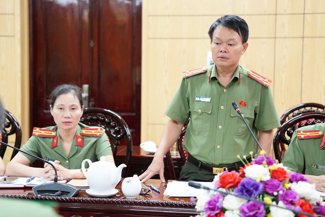 Các đại biểu thảo luận tại Hội nghị