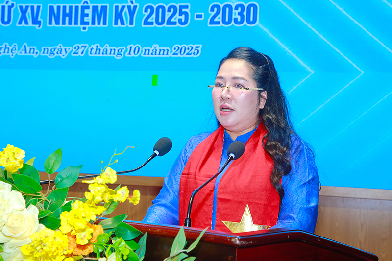 Đồng chí Nguyễn Thị Phương Thúy, Tỉnh ủy viên, Bí thư Tỉnh đoàn, Chủ tịch Hội Liên hiệp Thanh niên Việt Nam tỉnh phát biểu chỉ đạo 