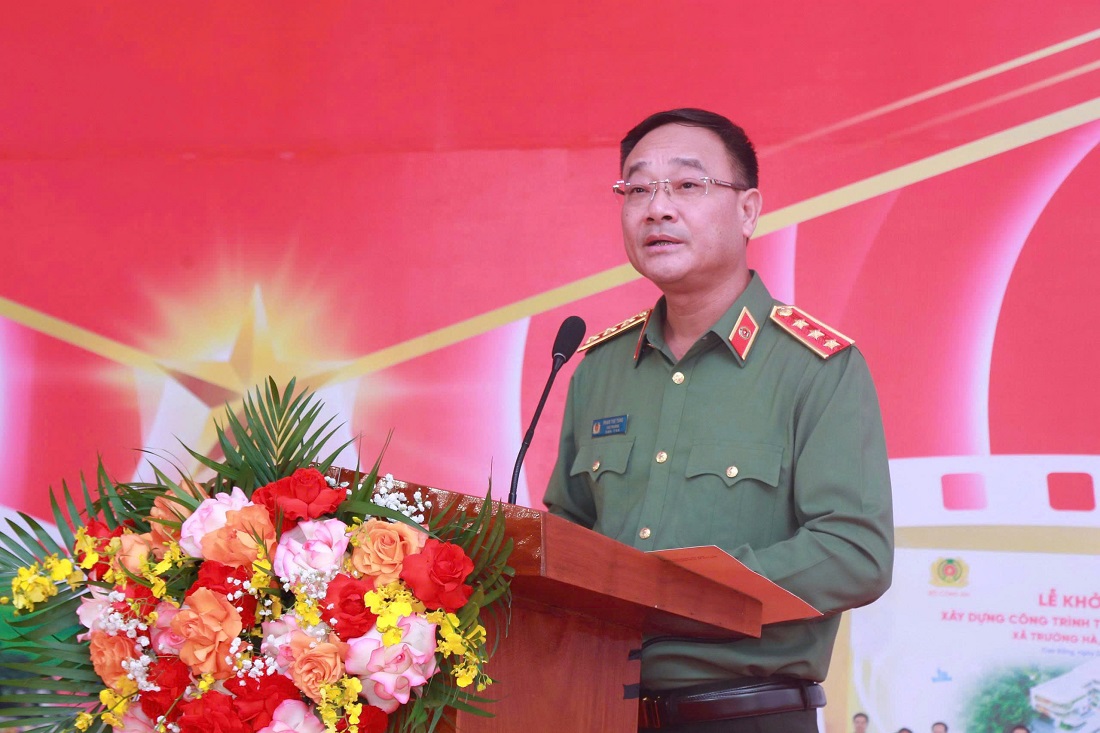 Đồng chí Thượng tướng Phạm Thế Tùng, Thứ trưởng Bộ Công an phát biểu tại buổi lễ