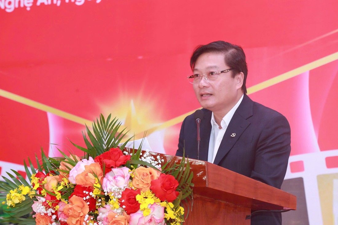 Đồng chí Lê Hồng Vinh, Chủ tịch UBND tỉnh phát biểu tại buổi lễ 