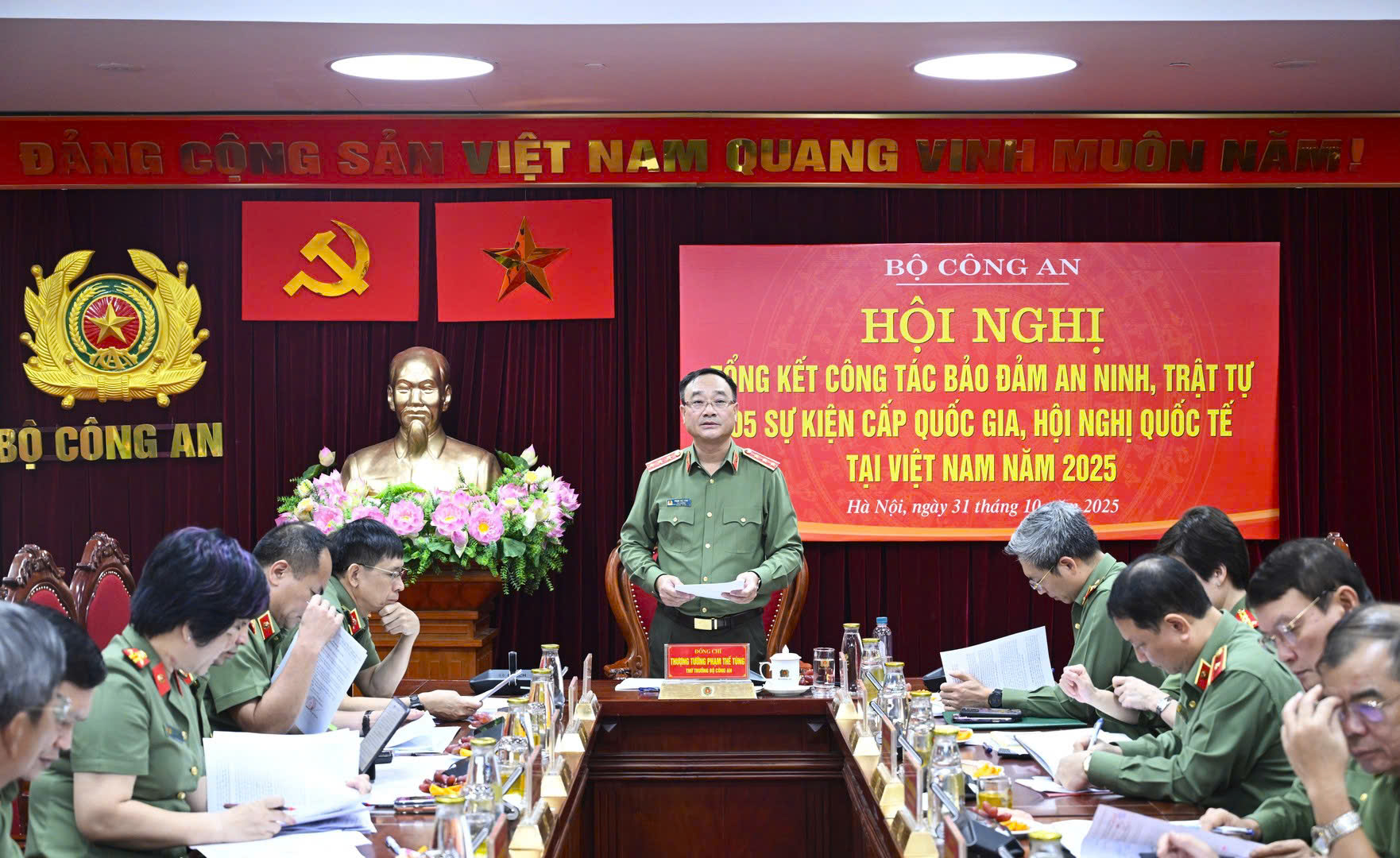 Đồng chí Thượng tướng Phạm Thế Tùng, Ủy viên Ban Thường vụ Đảng ủy Công an Trung ương, Thứ trưởng Bộ Công an phát biểu chỉ đạo tại Hội nghị