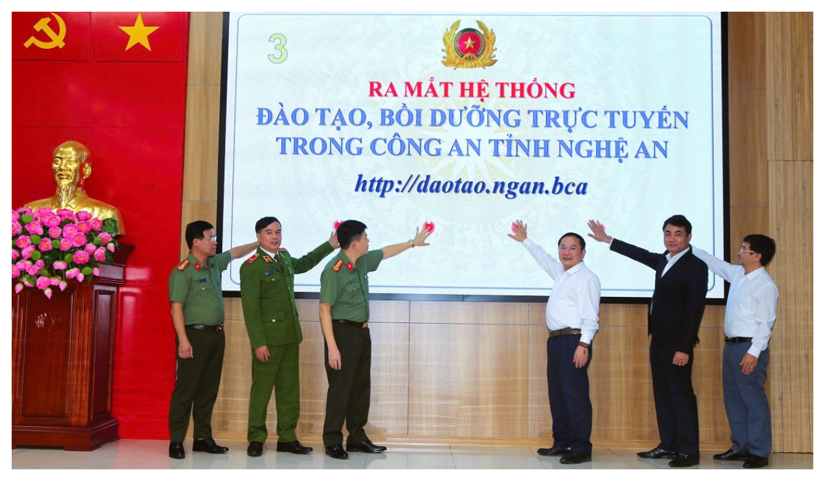 Lễ ra mắt hệ thống đào tạo, bồi dưỡng trực tuyến trong Công an tỉnh Nghệ An