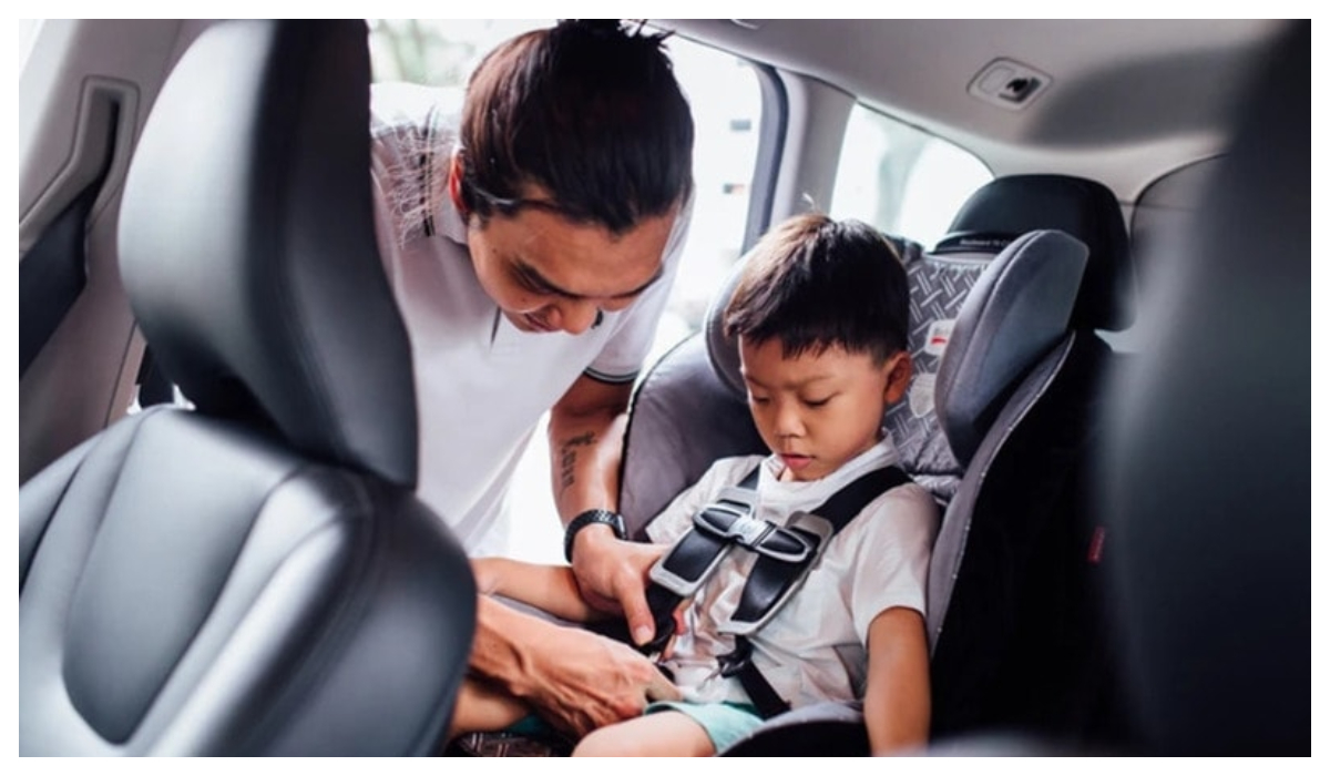 Cục Cảnh sát giao thông giải đáp quy định việc sử dụng thiết bị an toàn cho trẻ em