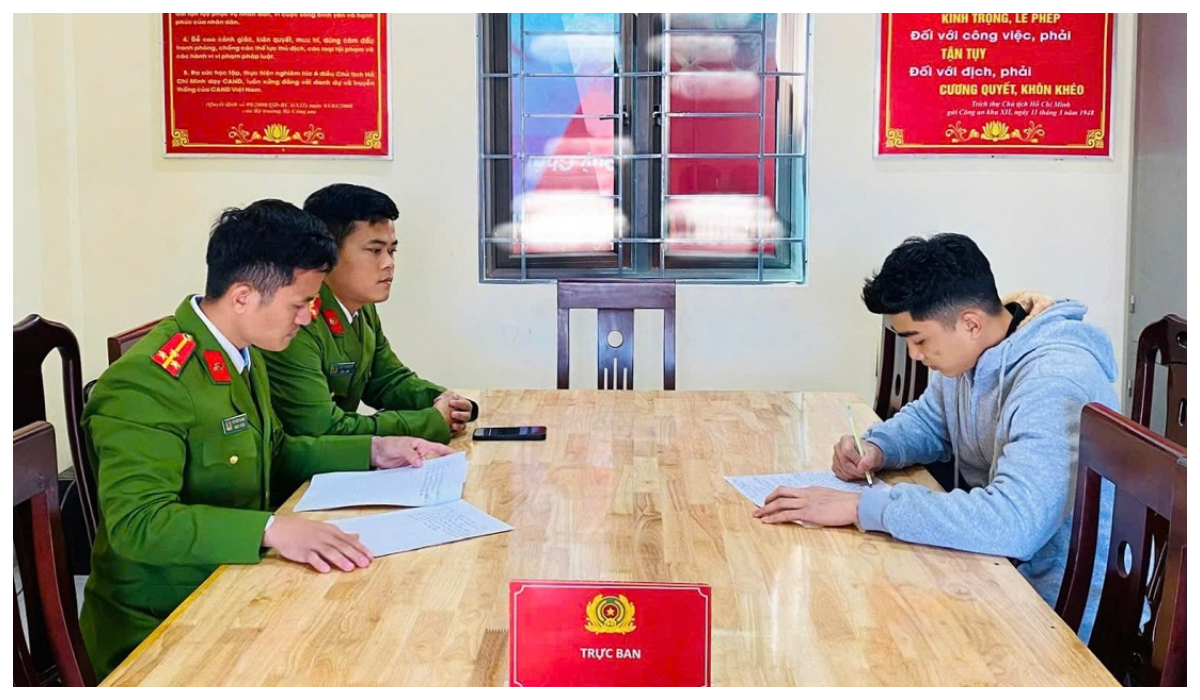 Công an xã tích cực tuyên truyền, vận động thanh niên tham gia nghĩa vụ Công an nhân dân