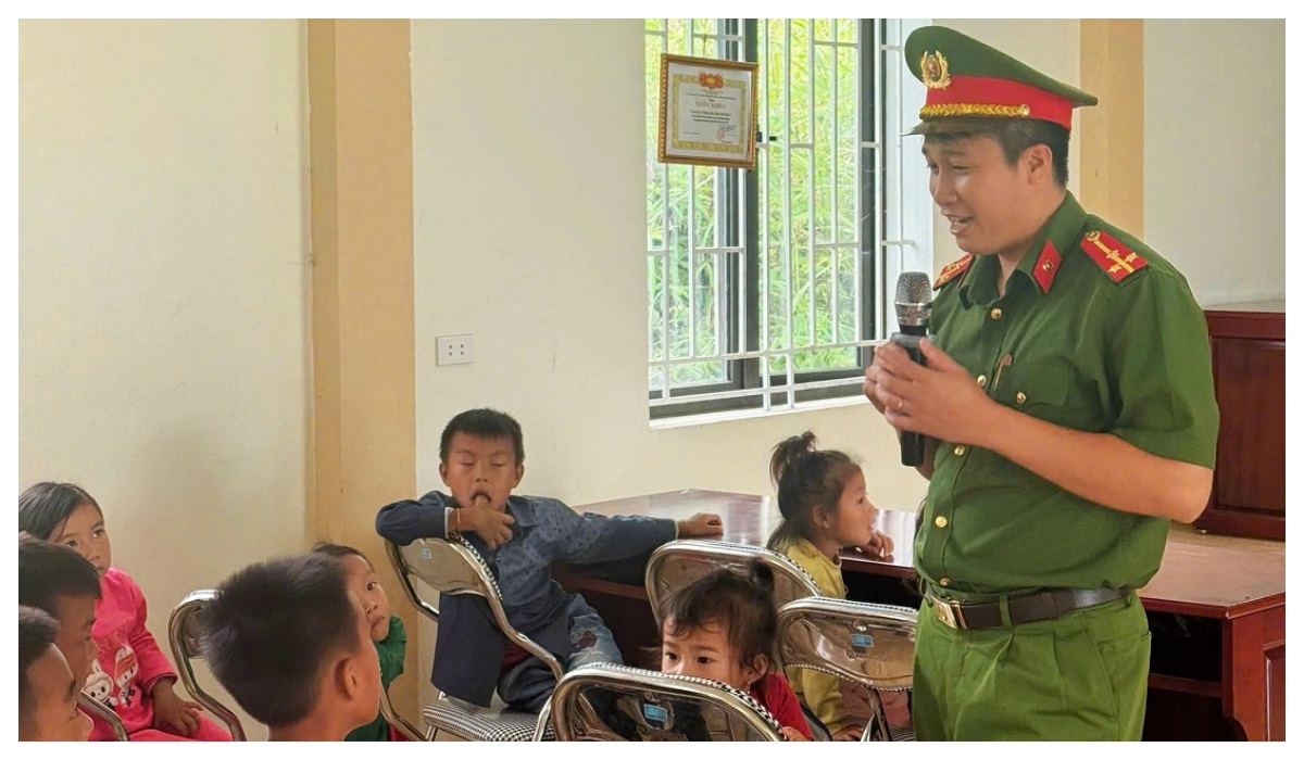 Công an xã Na Ngoi đẩy mạnh phối hợp bảo đảm ANTT trong các trường học
