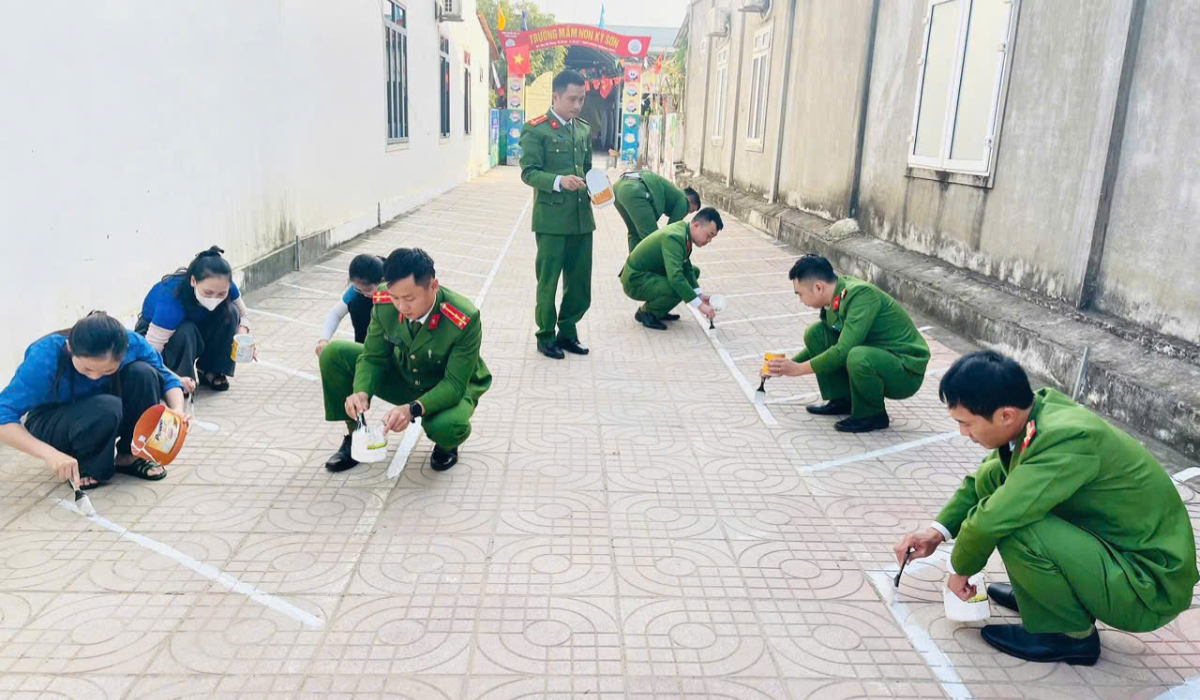Công an xã triển khai mô hình 