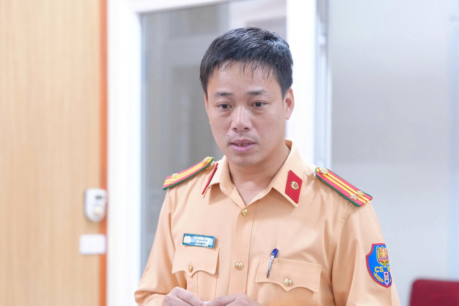 Đại diện chỉ huy Đội CSGT đường bộ số 4 quán triệt các văn bản chỉ đạo về công tác bảo đảm TTATGT đối với lứa tuổi học sinh.