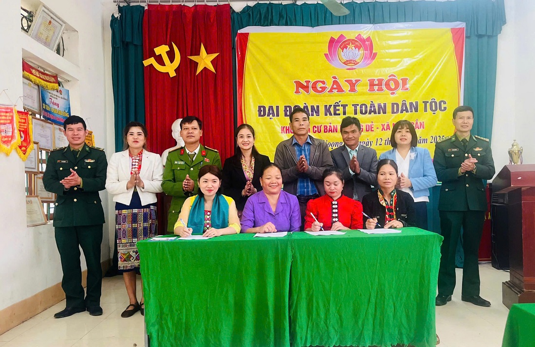 Công an xã Nậm Cắn tham gia Ngày hội đại đoàn kết toàn dân trên địa bàn