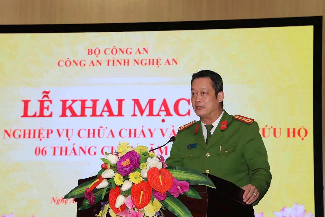 Đồng chí Đại tá Nguyễn Đức Cường, Phó Giám đốc Công an tỉnh phát biểu tại buổi lễ