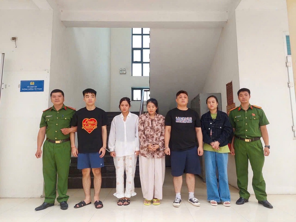 Công an phường Vinh Phú bắt giữ các đối tượng tổ chức sử dụng trái phép chất ma túy