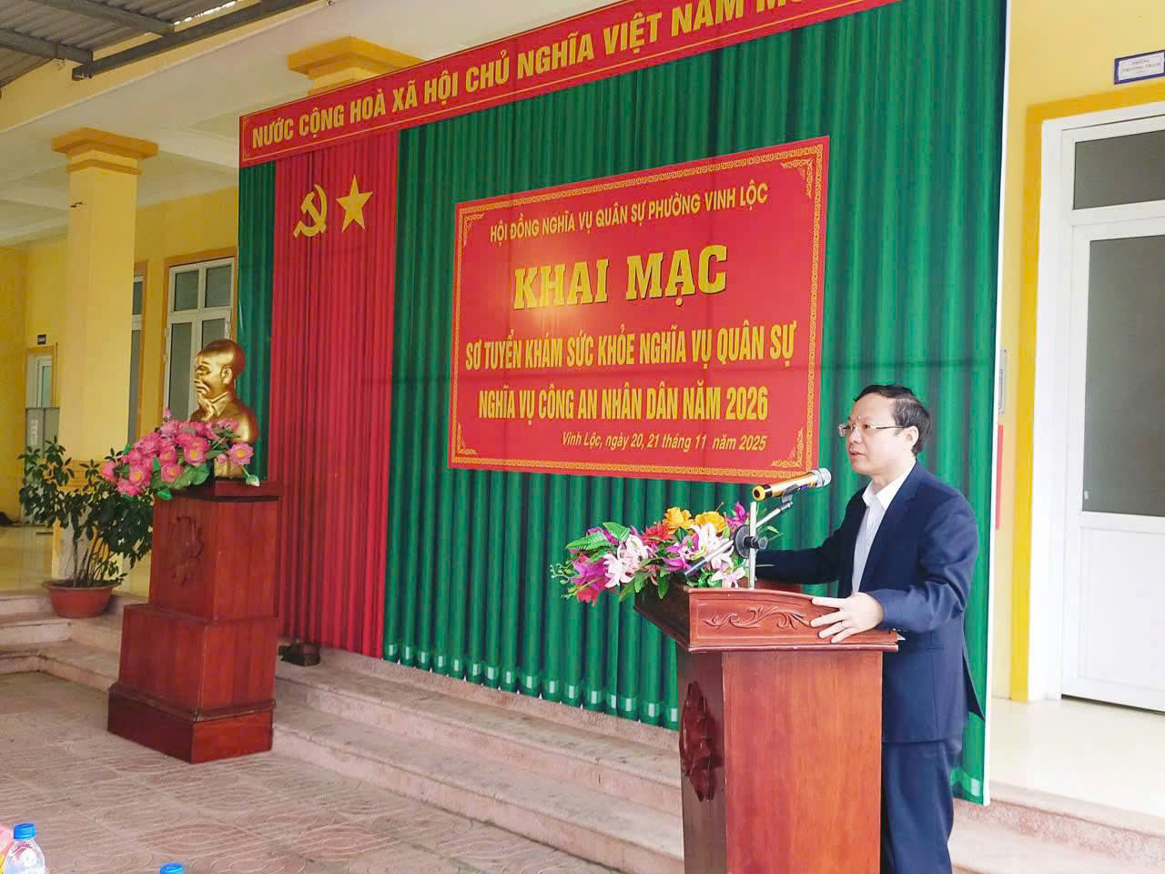 Chủ tịch UBND phường Vinh Lộc phát biểu chỉ đạo khai mạc sơ tuyển khám sức khỏe nghĩa vụ QS và nghĩa vụ CAND năm 2026