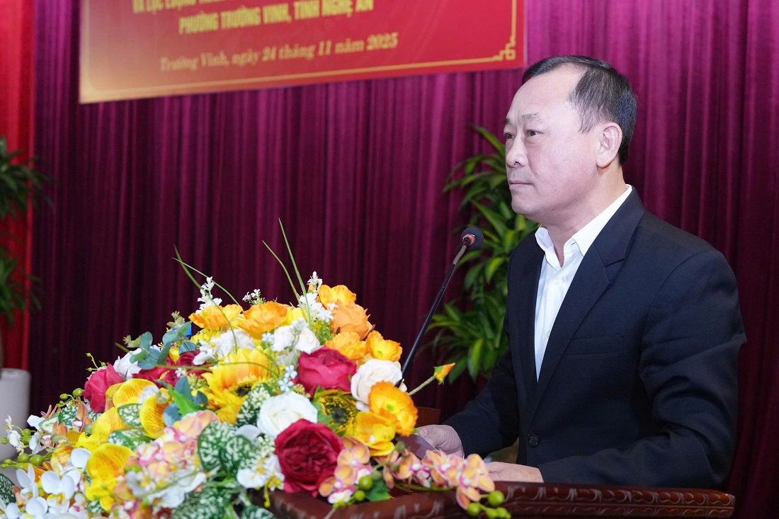 Đồng chí Phan Đức Đồng, Ủy viên Ban Thường vụ Tỉnh ủy, Bí thư Đảng ủy, Chủ tịch HĐND phường Trường Vinh phát biểu