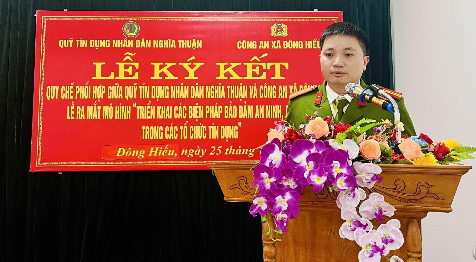 Đại diện Chỉ huy Công an xã Đông Hiếu phát biểu