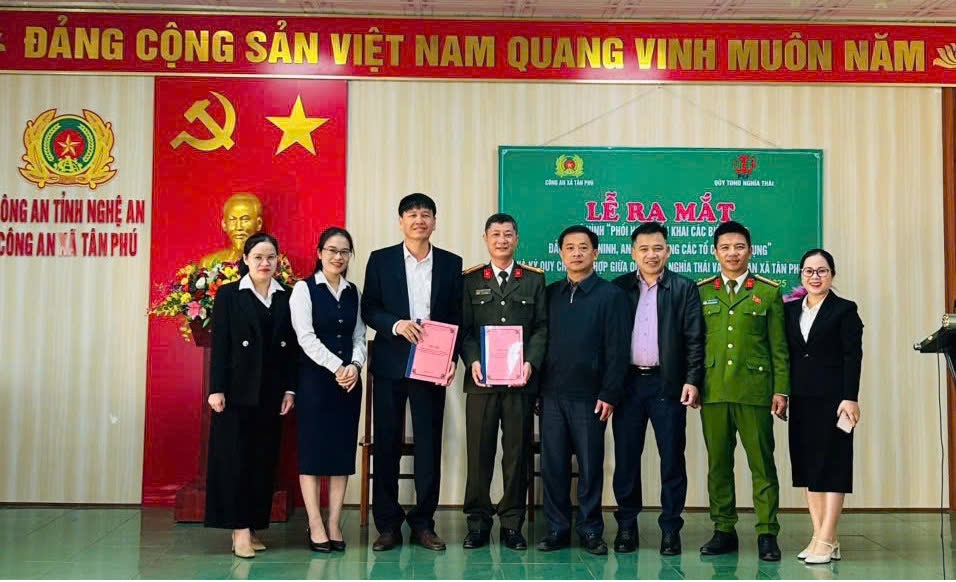 Ký kết và ra mắt mô hình “Phối hợp triển khai các biện pháp đảm bảo an ninh, an toàn trong các tổ chức tín dụng”