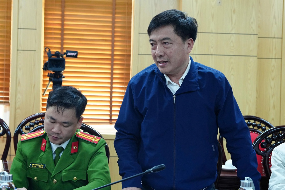 Các đại biểu thảo luận