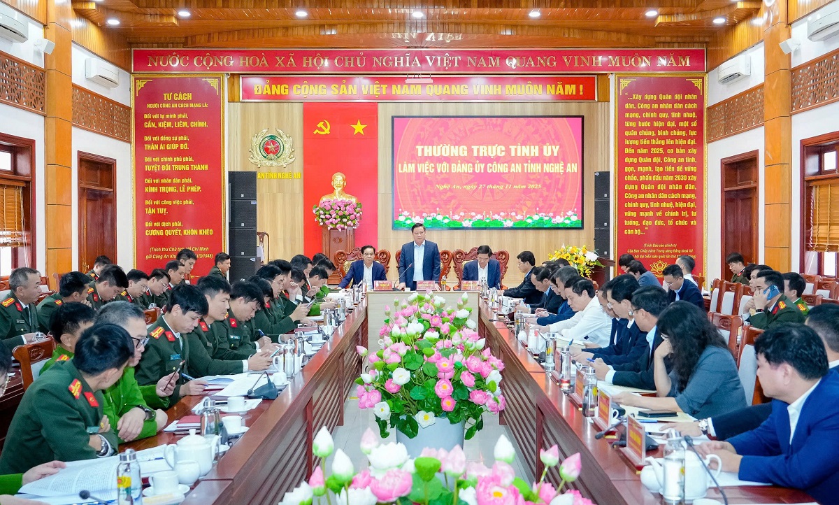 Toàn cảnh buổi làm việc