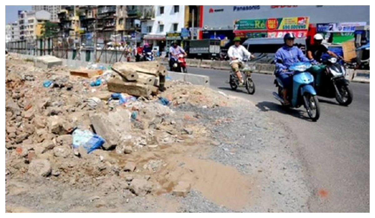 Mức phạt lỗi không bật đèn xi nhan khi rẽ đối với xe máy theo Nghị định 168