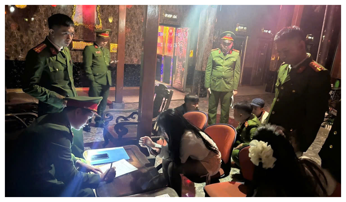 Tăng cường kiểm tra các cơ sở kinh doanh karaoke