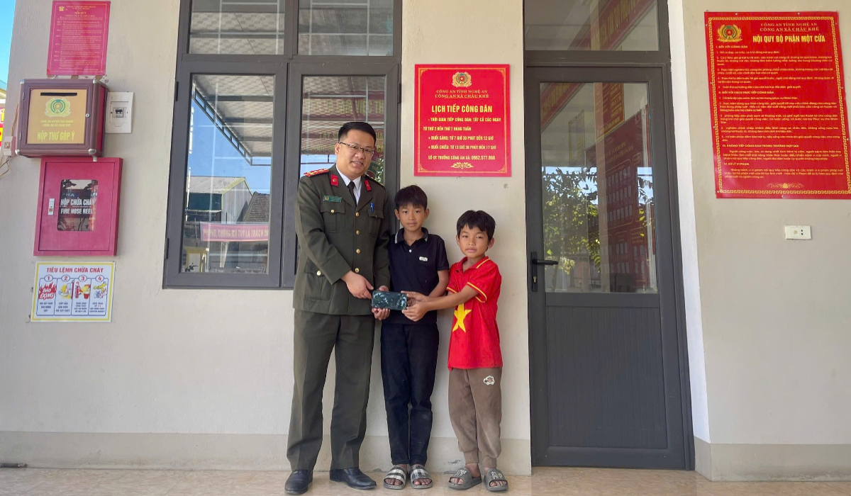 Công an xã Châu Khê nhanh chóng xác minh trả lại tài sản cho người đánh rơi