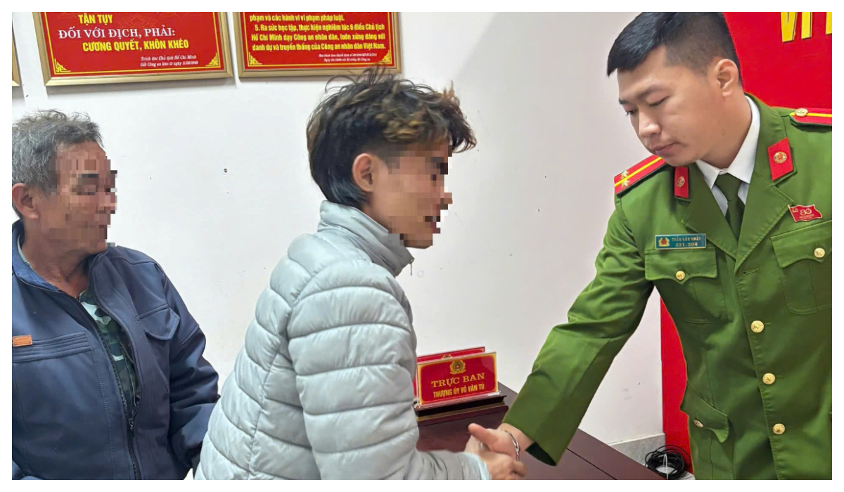 Công an xã Đại Đồng kịp thời ngăn chặn người đàn ông có ý định nhảy cầu tự vẫn