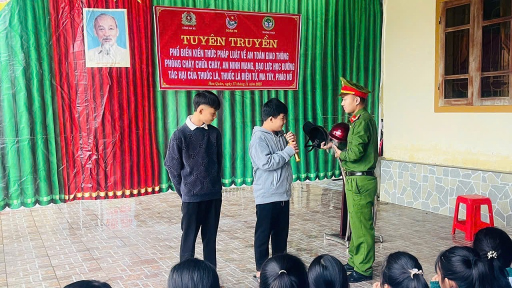 Tuyên truyền, phổ biến pháp luật về ATGT, phòng, chống ma túy, PCCC, an ninh mạng và bạo lực học đường