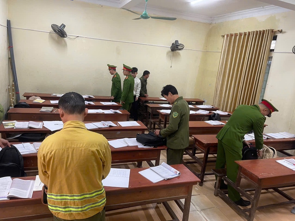 Tăng cường kiểm tra an ninh học đường, phòng ngừa tội phạm và vi phạm pháp luật trong lứa tuổi thanh thiếu niên