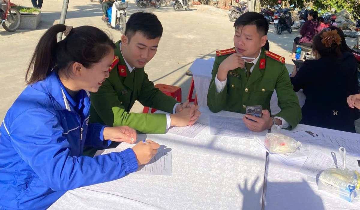 Công an xã Minh Châu tích cực hưởng ứng Ngày hội hiến máu tình nguyện