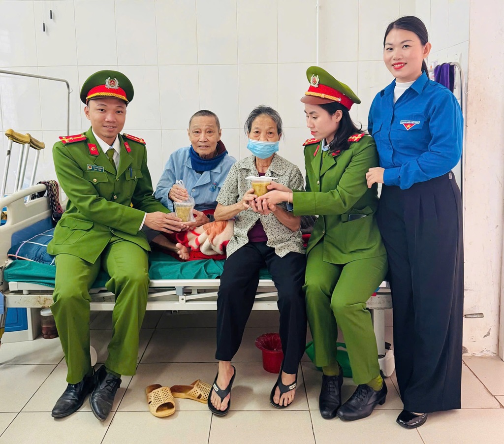 Công an xã Nghĩa Đàn tổ chức chương trình 