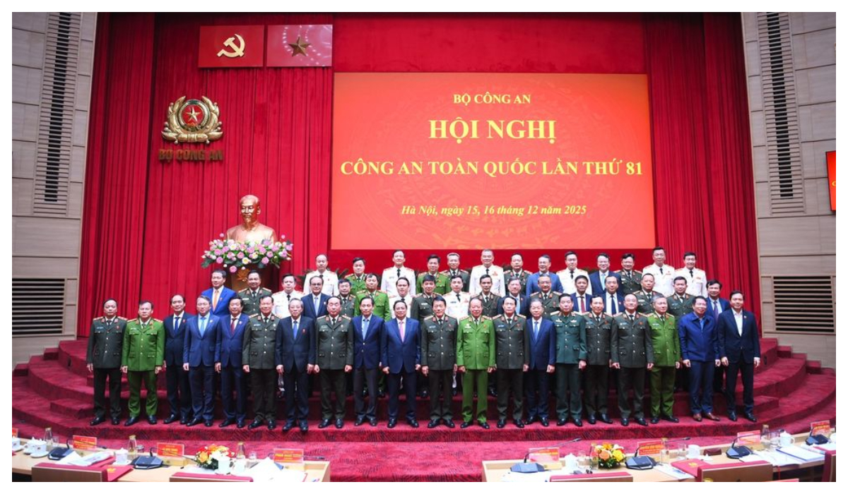 Lập nhiều thành tích, chiến công xuất sắc hơn nữa, đóng góp quan trọng và nhiều hơn nữa vào sự nghiệp xây dựng và bảo vệ Tổ quốc