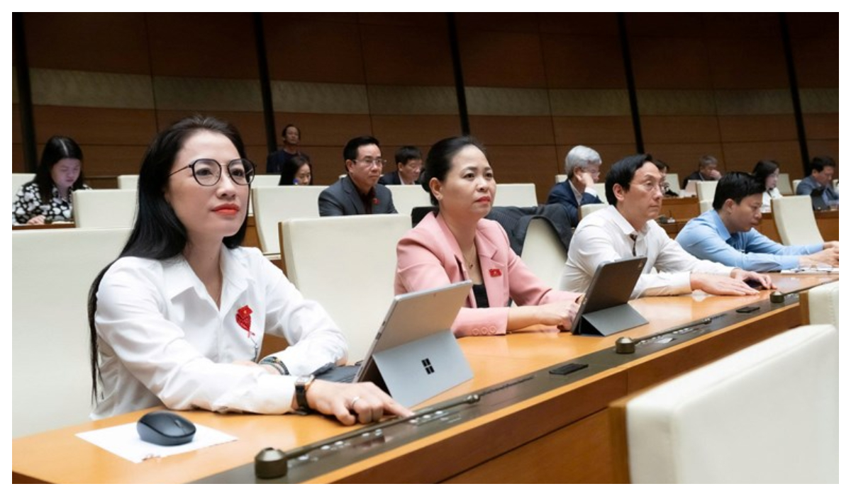 Quốc hội thông qua dự án Luật Thi hành tạm giữ, tạm giam và cấm đi khỏi nơi cư trú