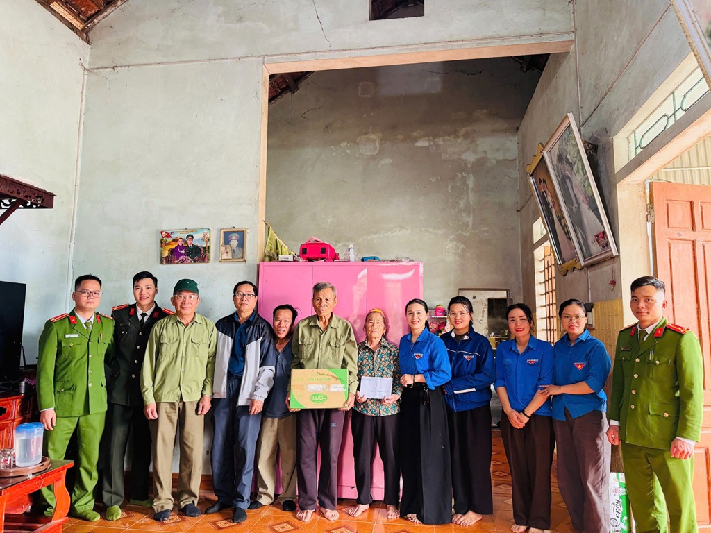 Công an xã Tân Phú tổ chức 