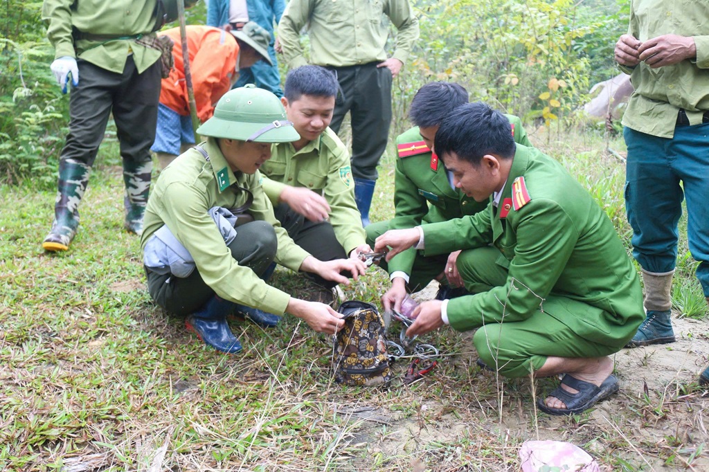 Công an xã Châu Bình tuần tra, ngăn chặn vi phạm về bảo vệ động vật hoang dã và nguồn lợi thủy sản
