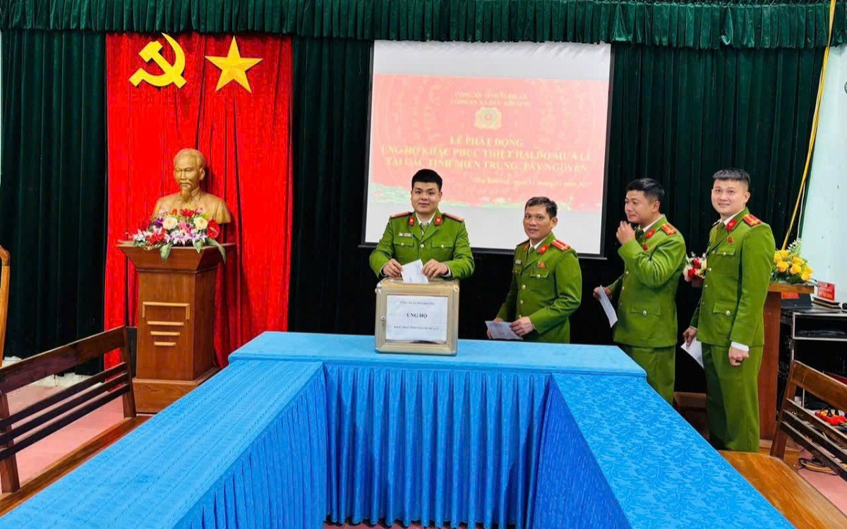 Công an xã Hữu Khuông phát động ủng hộ đồng bào bị thiệt hại bởi thiên tai