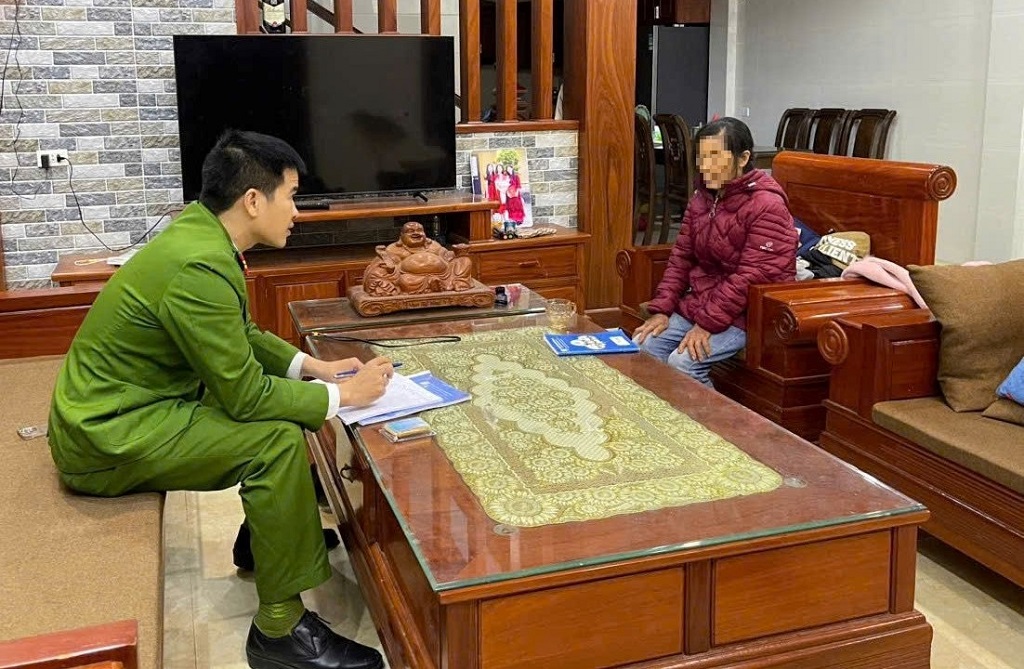 Công an phường Vinh Hưng kịp thời ngăn chặn một vụ lừa đảo trên mạng