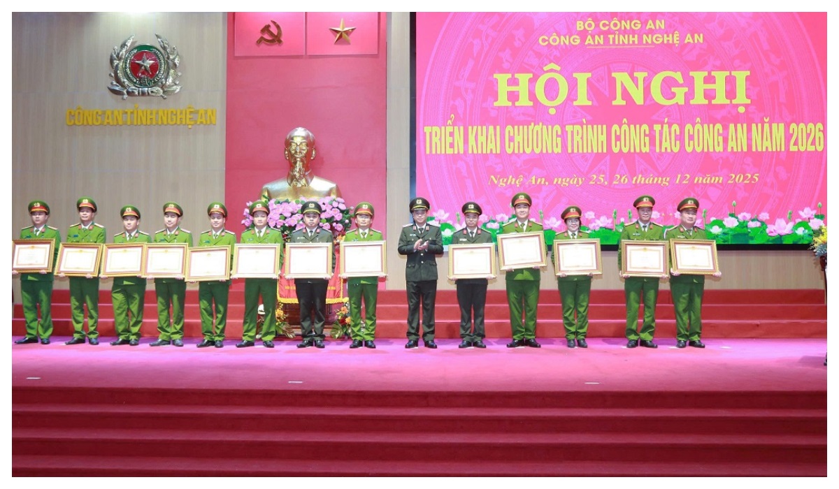 Công an Nghệ An phát động phong trào thi đua 