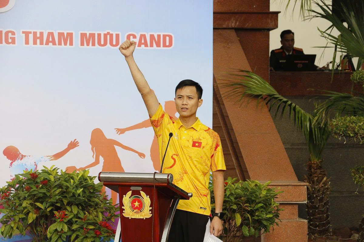 Đại diện vận động viên tuyên thệ