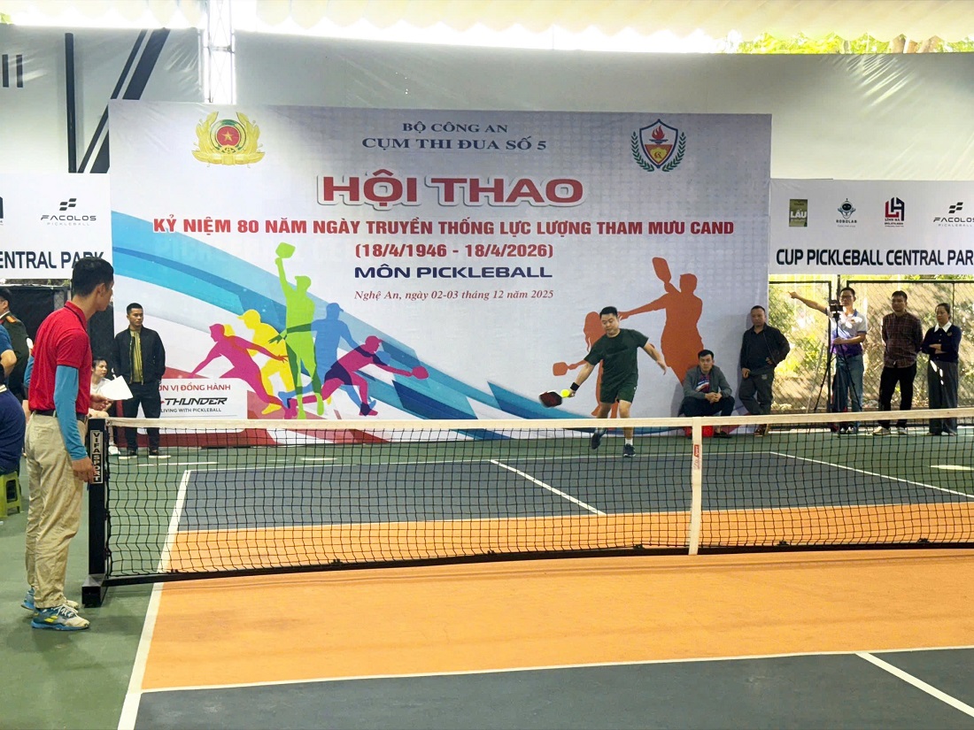 Các vận động viên cống hiến cho khán giả nhiều pha bóng hay và đẹp mắt