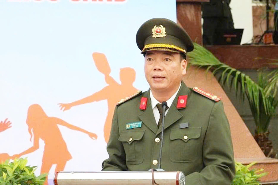 Đồng chí Thượng tá Nguyễn Trọng Khanh, Trưởng phòng Công tác chính trị Công an tỉnh Nghệ An phát biểu