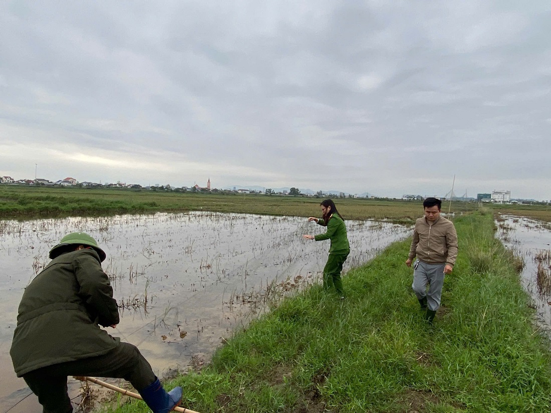 Công an xã Hưng Nguyên kiểm tra, xử lý vi phạm liên quan đến bảo vệ nguồn lợi thủy sản