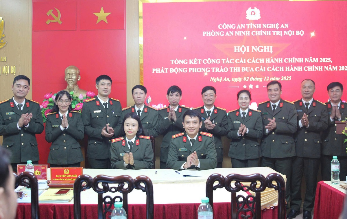 Các đội công tác, đoàn thể ký cam kết thực hiện công tác CCHC năm 2026