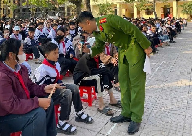 Buổi tuyên truyền diễn ra sôi nổi với nội dung và hình thức đa dạng, phong phú