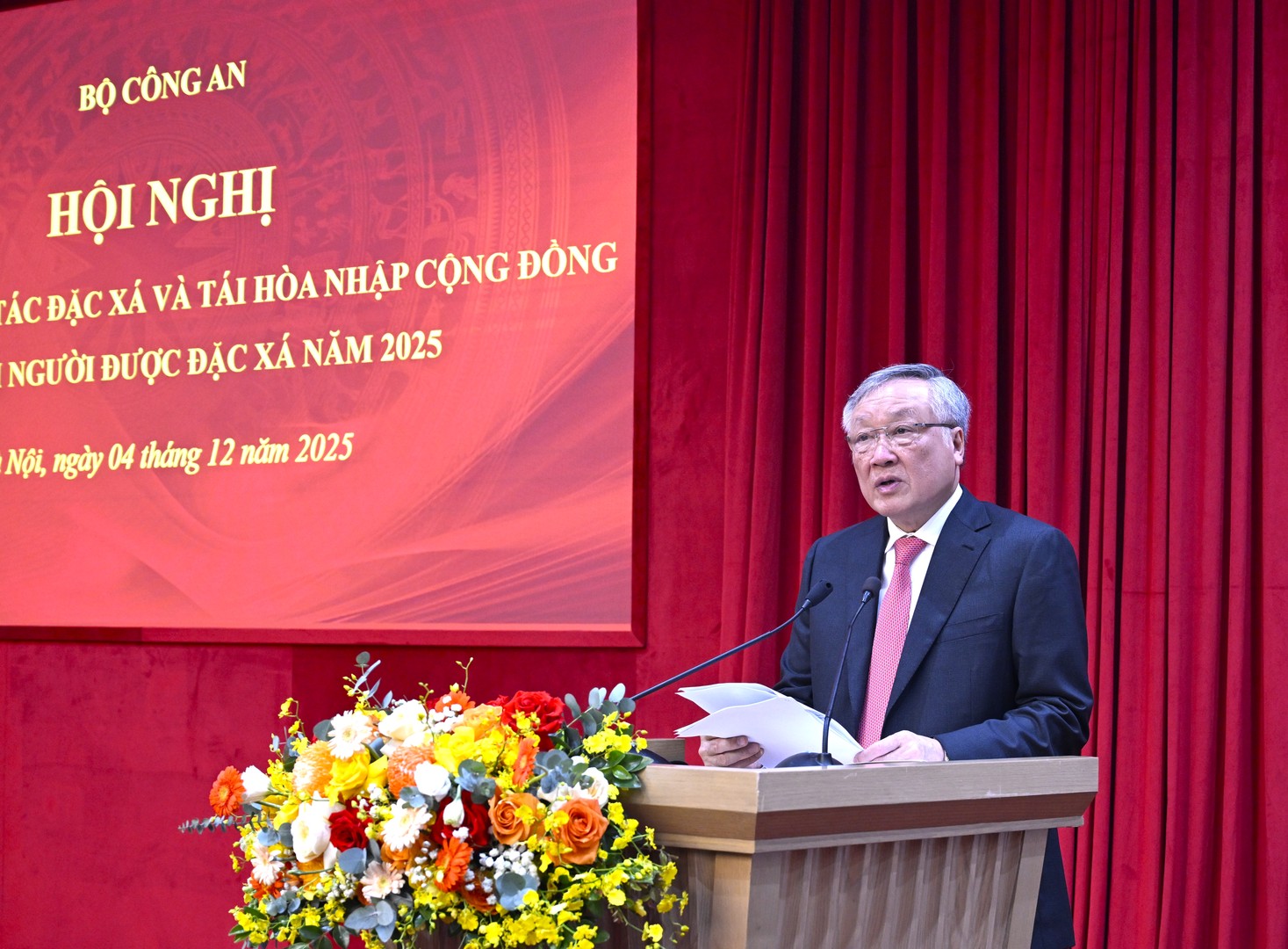 Phó Thủ tướng Thường trực Chính phủ Nguyễn Hòa Bình phát biểu tại Hội nghị