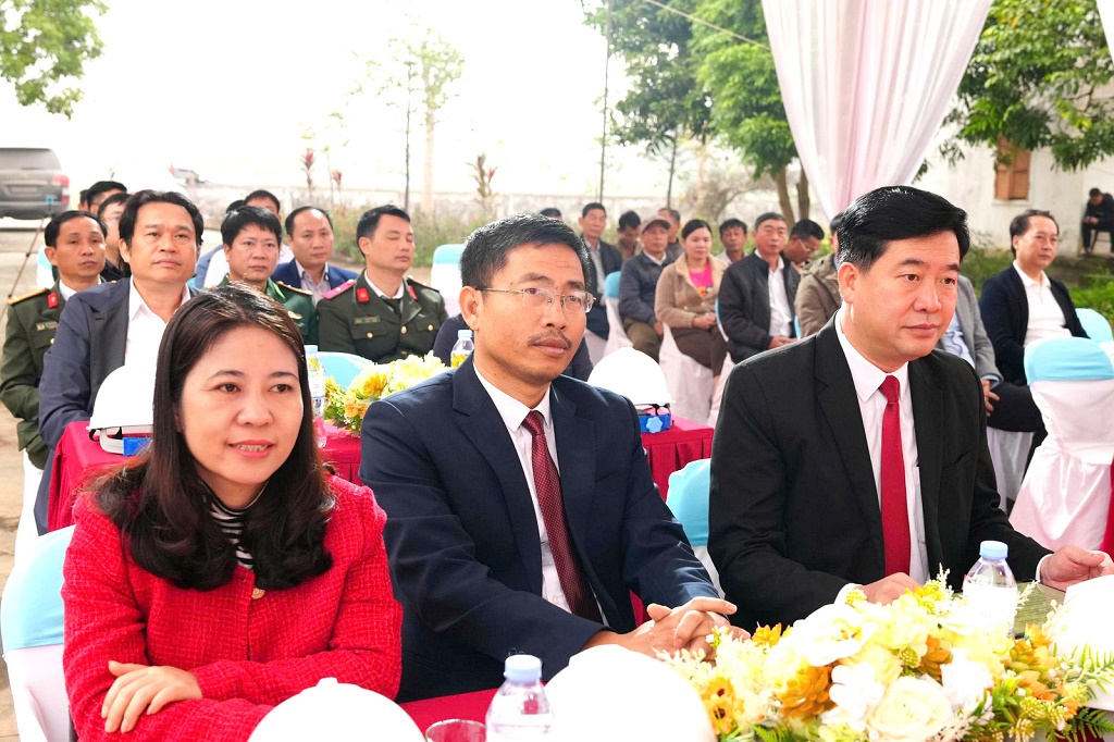 Đại biểu tham dự lễ khởi công