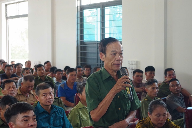 Người dân đóng góp ý kiến