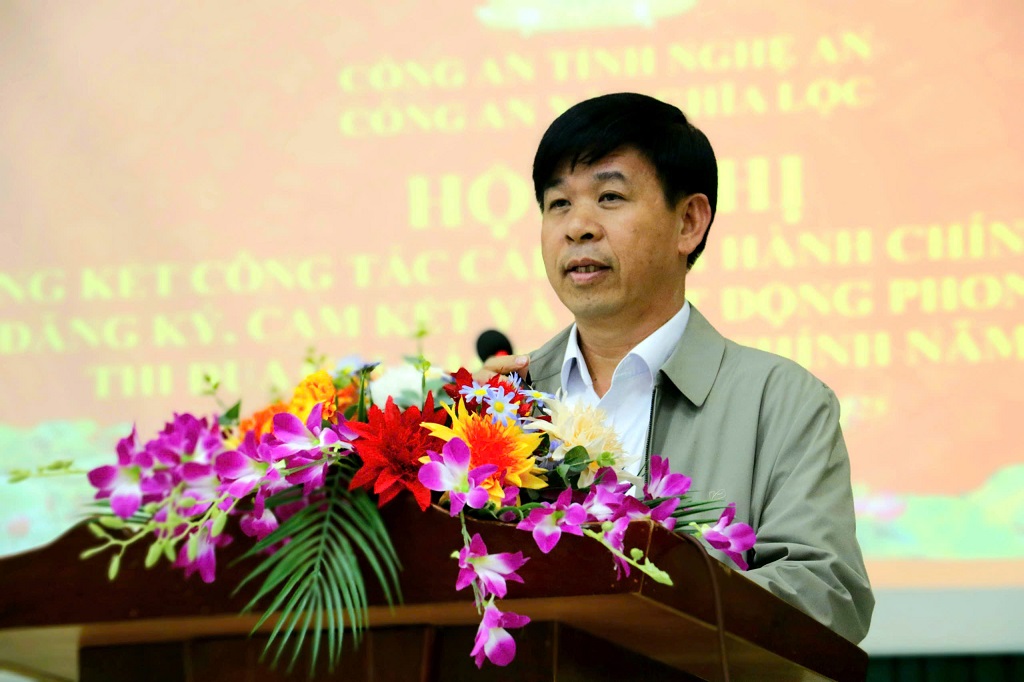 Đồng chí Đào Duy Tâm, Chủ tịch UBND xã Nghĩa Lộc phát biểu tại hội nghị