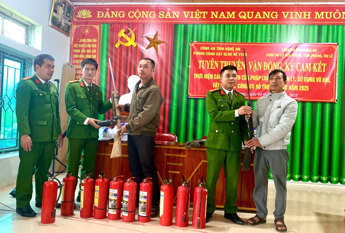 Tuyên truyền phổ biến các quy định của pháp luật trong sử dụng VK, VLN, CCHT